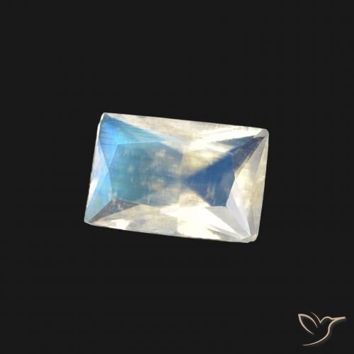 Pietra di luna arcobaleno Bianco bluastro naturale da 0.37 ct, Taglio a baguette, Trasparente