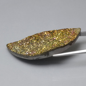 Pirite arcobaleno naturale multicolore da 36,82 ct, forma fantasia, opaco