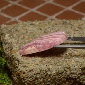 Rodocrosite naturale multicolore da 35,64 ct, taglio a pera, opaco