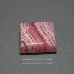 Rodocrosite naturale multicolore da 10,68 ct, quadrato, opaco