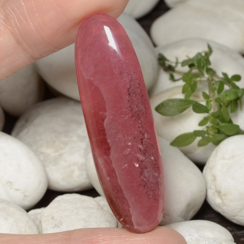 Rodocrosite naturale multicolore da 31,93 ct, taglio ovale, traslucido