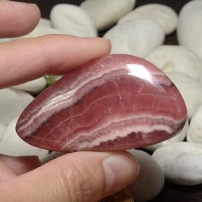 Rodocrosite naturale multicolore da 118,37 ct, trillion, traslucido