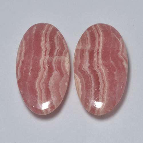 Rodocrosite naturale multicolore da 17,78 ct, taglio ovale, traslucido