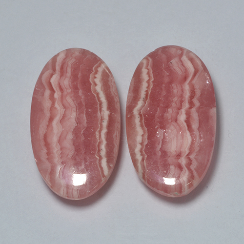 Rodocrosite naturale multicolore da 17,81 ct, taglio ovale, traslucido