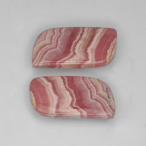 Rodocrosite naturale multicolore da 22,66 ct, forma fantasia, traslucido
