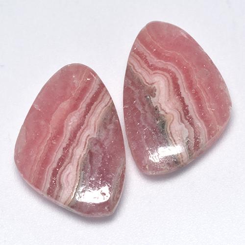 Rodocrosite naturale multicolore da 13,65 ct, forma fantasia, traslucido