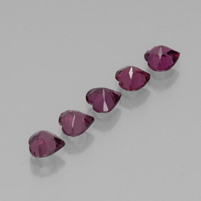 Granato rodolite naturale rosso da  ct, a forma di cuore, VS