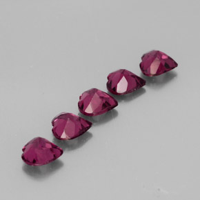 Granato rodolite naturale rosso da  ct, a forma di cuore, VS