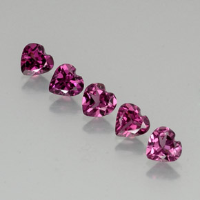 Granato rodolite naturale rosso da  ct, a forma di cuore, VS