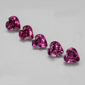 Granato rodolite naturale rosso da  ct, a forma di cuore, VS