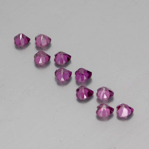 Granato rodolite naturale rosso da  ct, a forma di cuore, VVS-VS