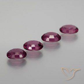 Gemme di Granato rodolite Viola rossastro naturale da 3.83 ct, Ovale, VVS-VS