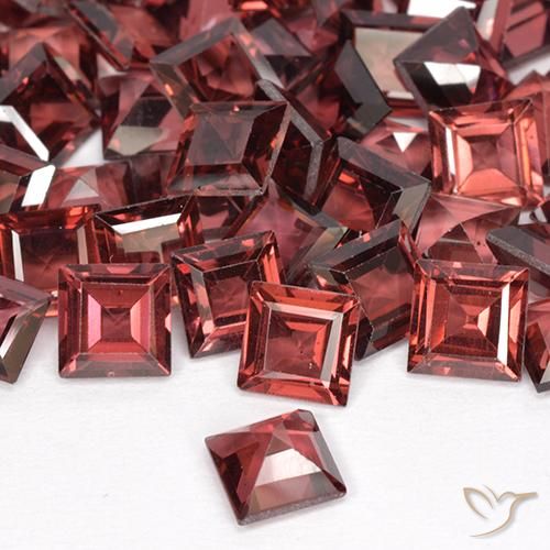 Granato rodolite Rosso scuro naturale da 0.76 ct, Quadrato, VS