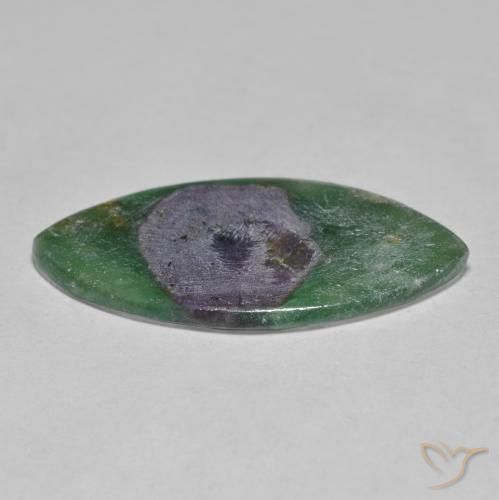 Rubino in Fuchsite Multicolore naturale da 7.35 ct, Taglio marquise, Traslucido