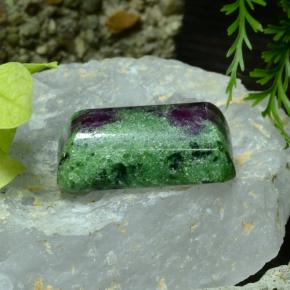 Rubino-zoisite naturale multicolore da 25,75 ct, taglio smeraldo, opaco
