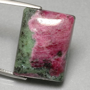 Rubino-zoisite naturale multicolore da 46,78 ct, baguette, opaco