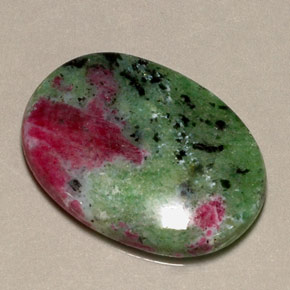 Rubino-zoisite naturale multicolore da 21,97 ct, taglio ovale, opaco