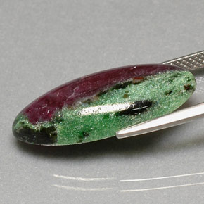 Rubino-zoisite naturale multicolore da 17,23 ct, marchesa, opaco