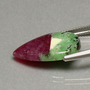 Rubino-zoisite naturale multicolore da 9,26 ct, taglio a pera, opaco