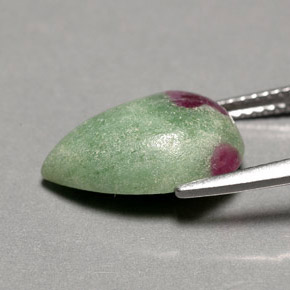 Rubino-zoisite naturale multicolore da 5,73 ct, taglio a pera, opaco