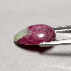Rubino-zoisite naturale multicolore da 4,62 ct, taglio a pera, opaco