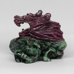 Rubino-zoisite naturale multicolore da 1207,71 ct, forma fantasia, opaco
