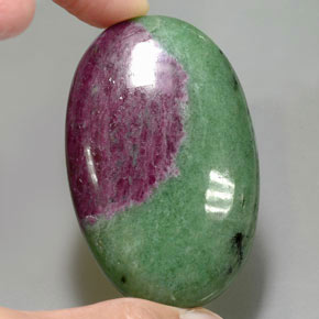Rubino-zoisite naturale multicolore da 168,20 ct, taglio ovale, opaco