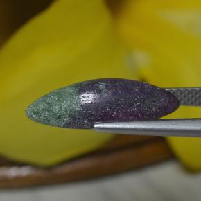 Rubino-zoisite naturale multicolore da 4,51 ct, marchesa, opaco