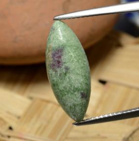 Rubino-Zoisite Verde medio-chiaro naturale da 5.98 ct, Taglio marquise, Opaco