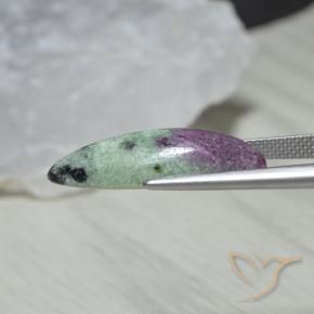 Rubino-Zoisite Multicolore naturale da 9.58 ct, Taglio marquise, Opaco