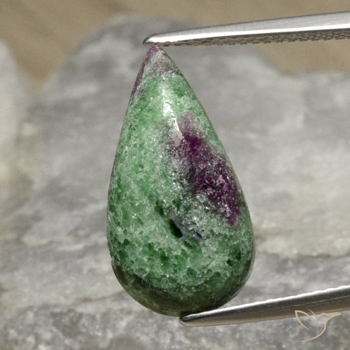 8.25ct Naturale Multicolore Rubino-Zoisite, Forma a pera, Opaco