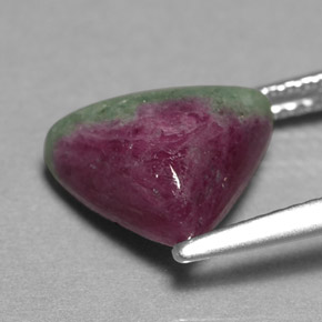 Rubino-zoisite multicolore naturale da 4,22 ct, trillion, opaco