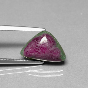 Rubino-zoisite naturale multicolore da 5,18 ct, trillion, opaco