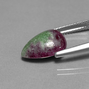 Rubino-zoisite naturale multicolore da 5,94 ct, taglio a pera, opaco