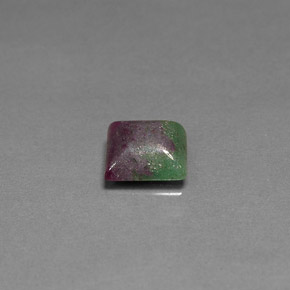 Rubino-zoisite naturale multicolore da 2,33 ct, quadrato, opaco