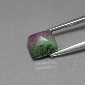 Rubino-zoisite naturale multicolore da 3,64 ct, baguette, opaco