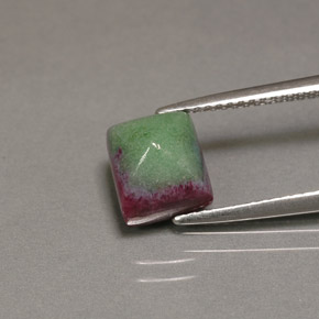 Rubino-zoisite naturale multicolore da 3,85 ct, baguette, opaco