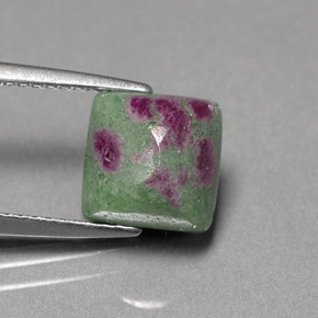 Rubino-zoisite naturale multicolore da 4,04 ct, quadrato, opaco