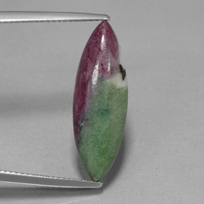 Rubino-zoisite naturale multicolore da 8,33 ct, marchesa, opaco