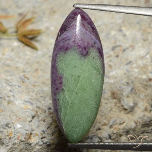 7.84ct Naturale Multicolore Rubino-Zoisite, Taglio marquise, Opaco