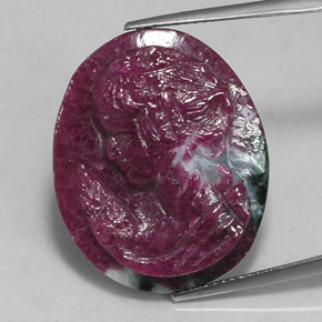 Rubino-zoisite naturale multicolore da 28,53 ct, forma fantasia, opaco