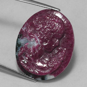Rubino-zoisite naturale multicolore da 28,53 ct, forma fantasia, opaco