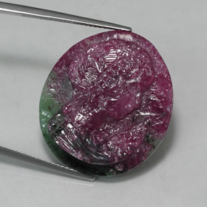 Rubino-zoisite naturale multicolore da 32,60 ct, forma fantasia, opaco