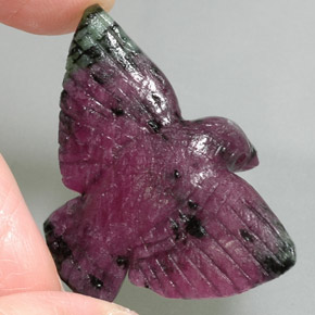 Rubino-zoisite naturale multicolore da 51,61 ct, forma fantasia, opaco