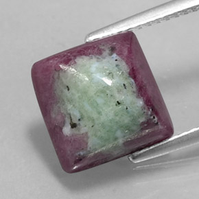 Rubino-zoisite naturale multicolore da 7,66 ct, quadrato, opaco