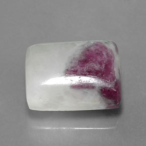Rubino-zoisite naturale multicolore da 9,46 ct, baguette, traslucido