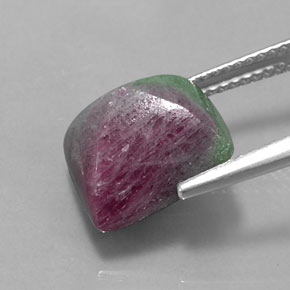 Rubino-zoisite naturale multicolore da 8,46 ct, quadrato, opaco