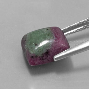 Rubino-zoisite naturale multicolore da 7,62 ct, quadrato, opaco