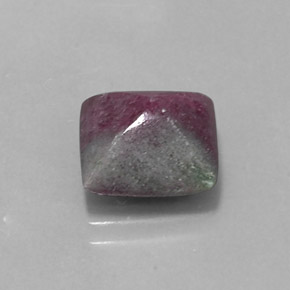 Rubino-zoisite naturale multicolore da 5,24 ct, quadrato, opaco