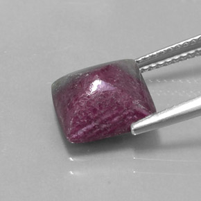 Rubino-zoisite naturale multicolore da 5,24 ct, quadrato, opaco